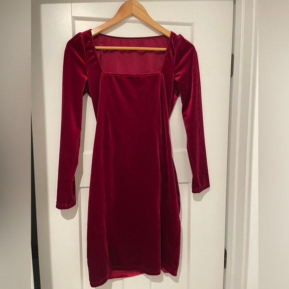 Red Velvet Bodycon Dress, 3/4 capped sleeves - Picture 1 of 2